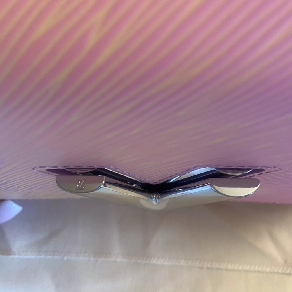 NWT Louis Vuitton Twist MM - Picture 7 of 9